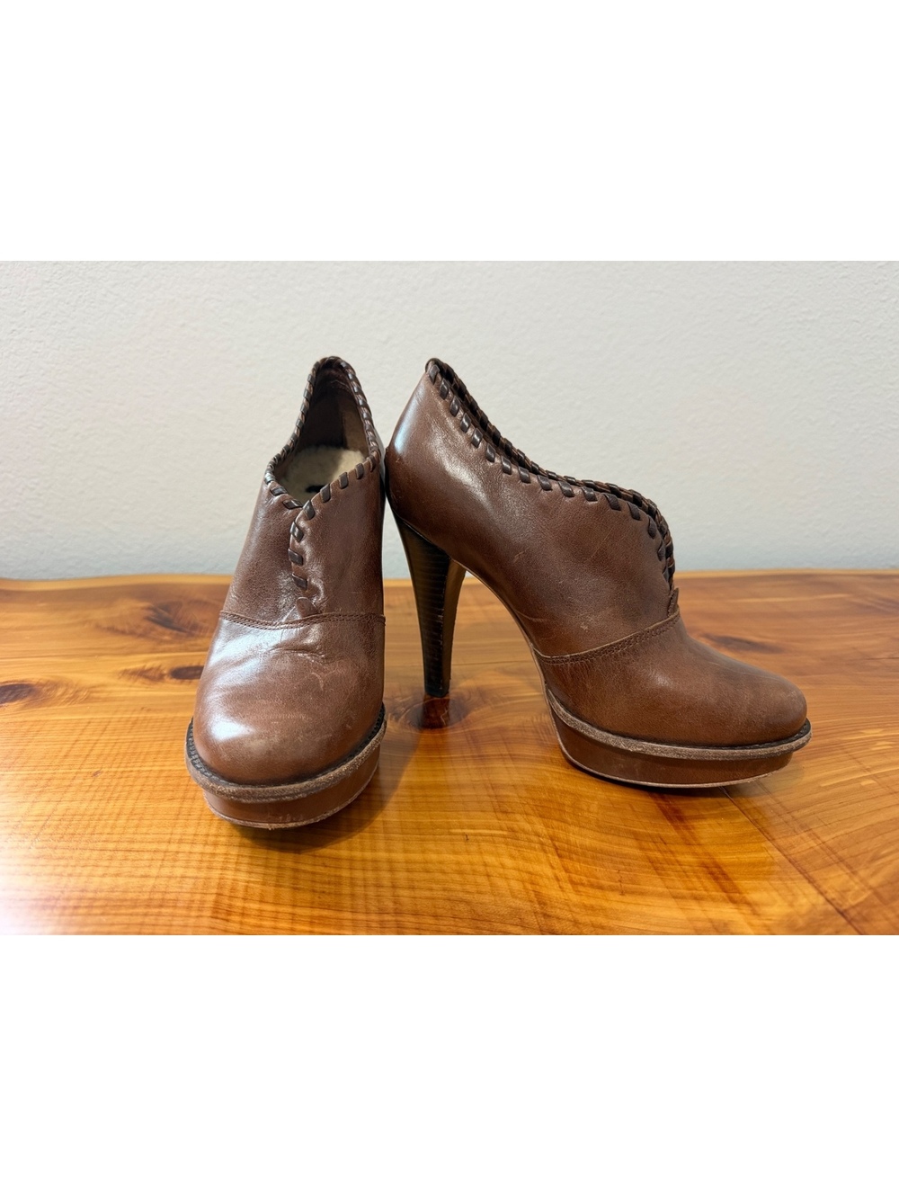 UGG Women's Size 8 Brown Leather Fur Lined High Heel Platform Ankle Booties